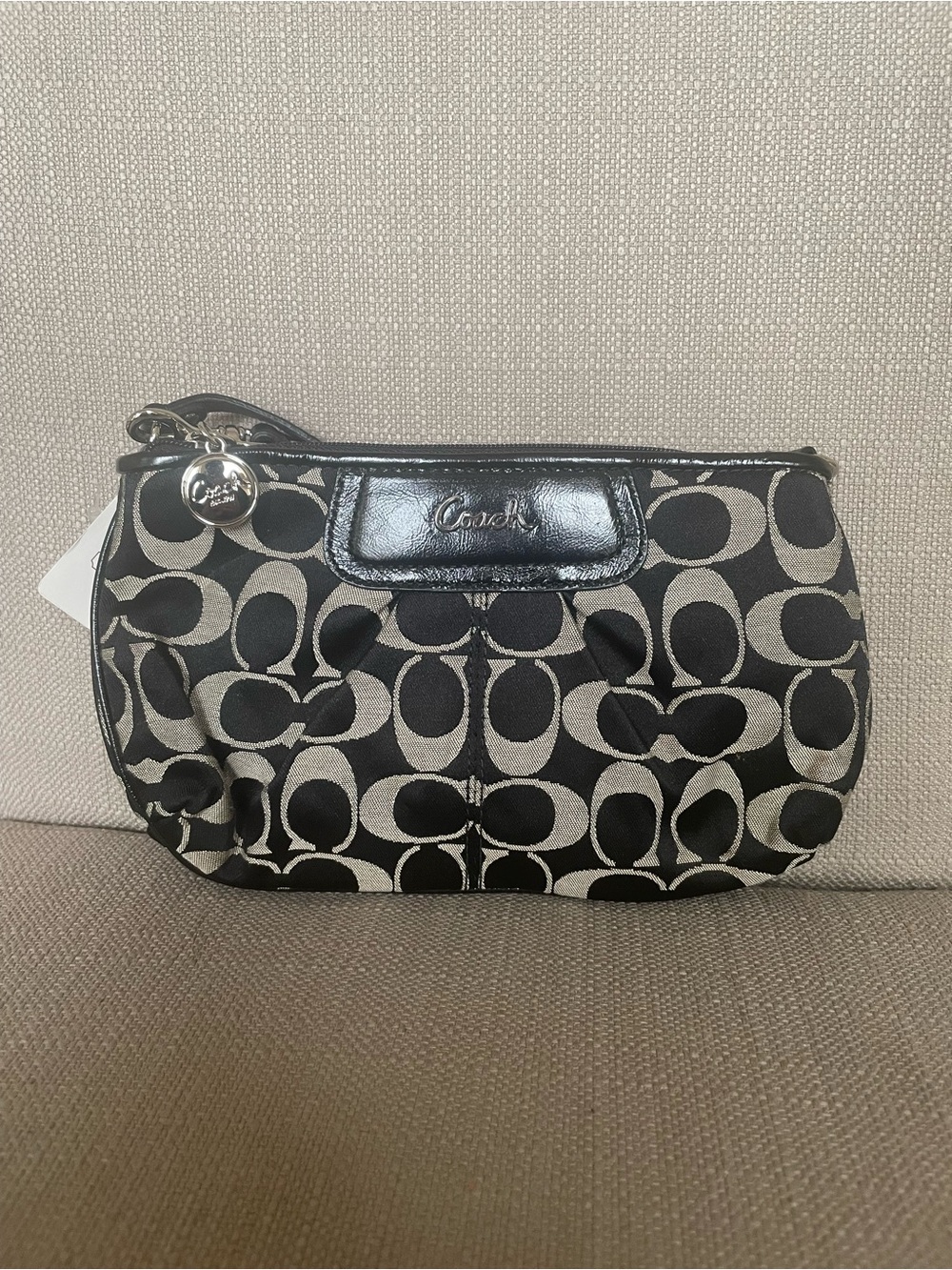 NWT Coach Signature C Large Wristlet Black White F47525 Canvas / Leather